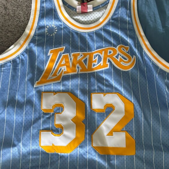 XXL Magic Johnson limited edition jersey & shorts NWT - Picture 1 of 9